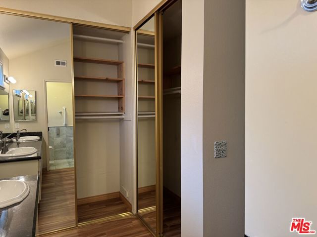 3635 Via Pacifica Walk, Oxnard CA: https://media.crmls.org/mediaz/3886bf37-94d3-4fd9-a372-d603a8a428b5.jpg