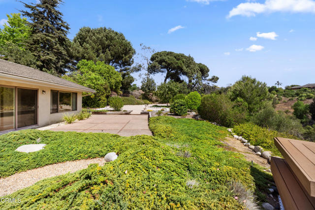 947 Camino Concordia, Camarillo CA: https://media.crmls.org/mediaz/3886cd0a-f4d6-4587-9e54-978d4003d8f2.jpg