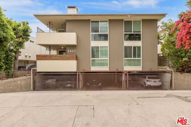 1807 Camden Avenue, Los Angeles CA: https://media.crmls.org/mediaz/3886fcdd-b86d-4d4e-9234-9a88eae3b2cc.jpg