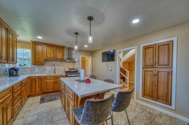 1117 Garner Avenue, Salinas CA: https://media.crmls.org/mediaz/388744a3-3f8b-4954-a9df-7dc3ec3c35ad.jpg