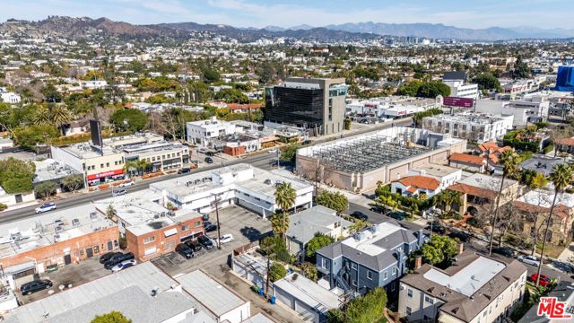 139 N Harper Avenue, Los Angeles CA: https://media.crmls.org/mediaz/3887750a-2784-4f9a-9cf8-3c8a710b3001.jpg