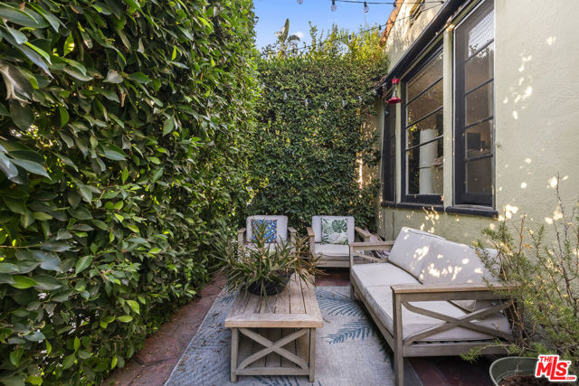 836 Hilldale Avenue, West Hollywood CA: https://media.crmls.org/mediaz/38877dd5-1137-4911-ad56-62e4a92ad741.jpg
