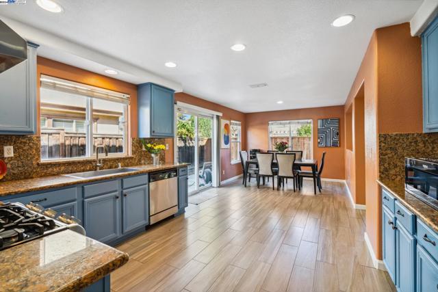 17351 Pheasant Downs Rd, Lathrop CA: https://media.crmls.org/mediaz/38884785-45cf-4815-b2e6-595514db5503.jpg