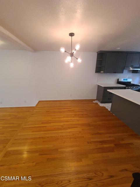 933 21st Street, Santa Monica CA: https://media.crmls.org/mediaz/38892cff-fd78-4e84-9dd1-7c57f7737f0f.jpg