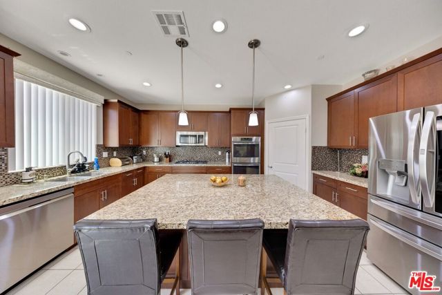 17064 Cantlay Street, Van Nuys CA: https://media.crmls.org/mediaz/388a1c5d-621a-48a6-ae7f-8126f7f1dea6.jpg