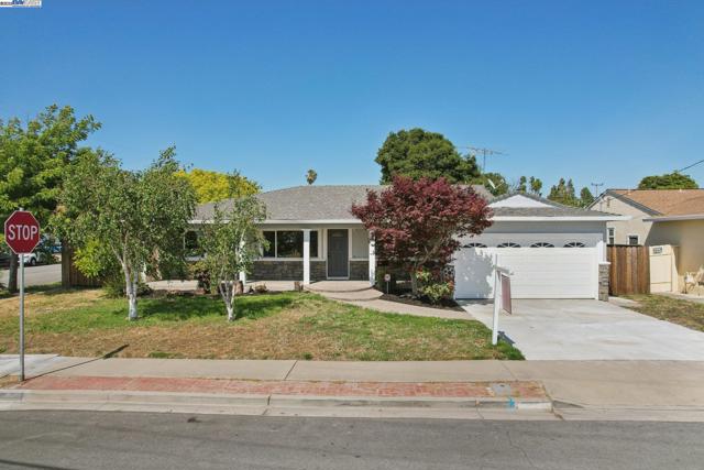 36302 Frobisher Dr, Fremont CA: https://media.crmls.org/mediaz/388a265f-e672-4992-98c3-cb74facf9085.jpg