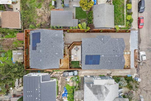 2312 Eighth St, Berkeley CA: https://media.crmls.org/mediaz/388a5b41-e5f7-4b54-9bd2-86045c8a4c27.jpg