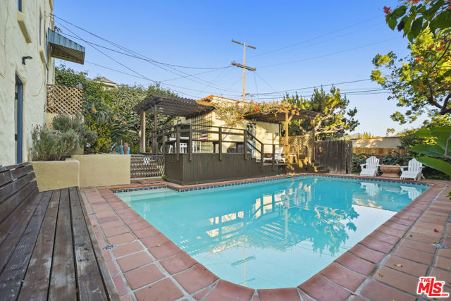 1326 Cordova Avenue, Glendale CA: https://media.crmls.org/mediaz/388a862f-c1d6-441d-b5e8-e0a1f5c3e516.jpg