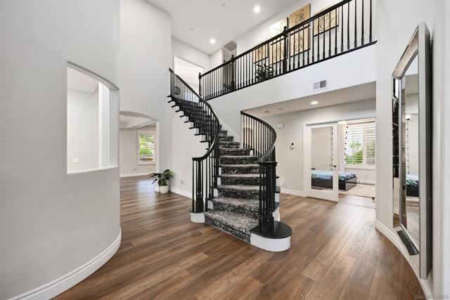 3140 Willow Creek Pl, Escondido CA: https://media.crmls.org/mediaz/388aba83-ddd6-46ed-836a-e4a4fbddf98b.jpg