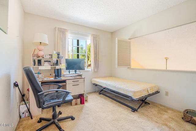 Detail Gallery Image 24 of 26 For 6909 Pala Mesa Dr, Oak Park,  CA 91377 - 4 Beds | 3 Baths