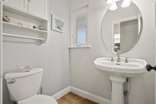 963 Getoun Dr, Concord CA: https://media.crmls.org/mediaz/388b2e7d-fba4-447a-8797-f8fa17d5e3bd.jpg