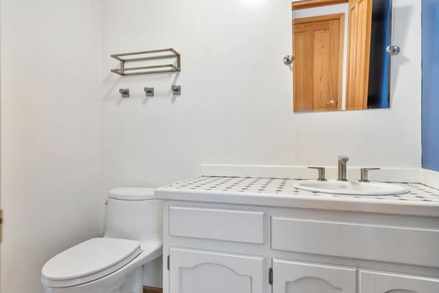 950 Oak Ridge Road, Los Gatos CA: https://media.crmls.org/mediaz/388c2f61-00d9-474f-9868-715a147aa609.jpg