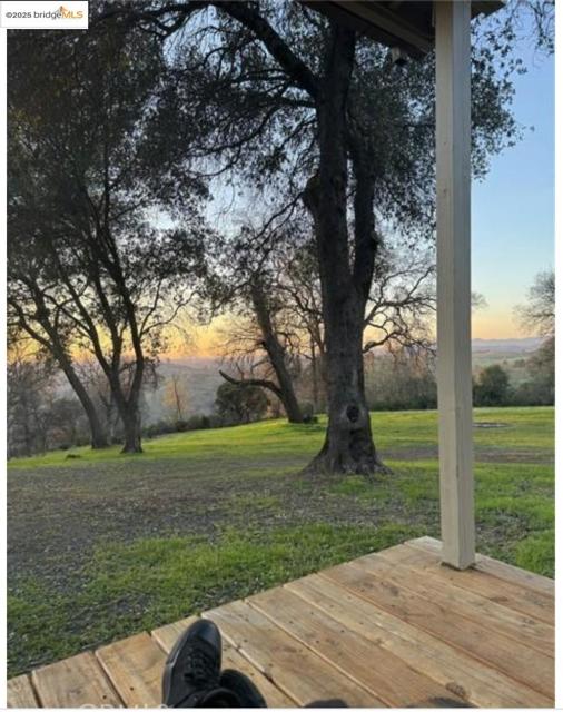 16551 Wards Ferry Rd, Sonora CA: https://media.crmls.org/mediaz/388c4900-c4f0-48c4-9b6d-cff09d979620.jpg