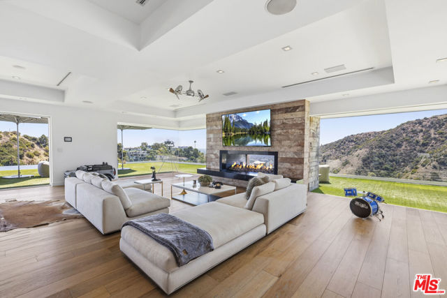 3 Bed Home for Sale in Los Angeles, California
