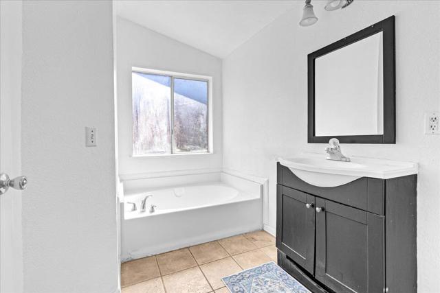 704 Garner Avenue, Salinas CA: https://media.crmls.org/mediaz/388d4ef7-77de-4c00-9148-acdf0509ea4a.jpg