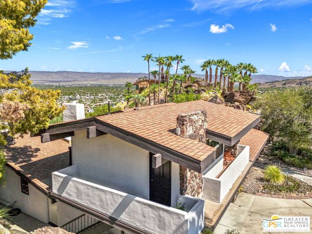 13 Cahuilla Hills Drive, Palm Springs CA: https://media.crmls.org/mediaz/388d67db-d6fe-46a3-813f-d0491f701a52.jpg