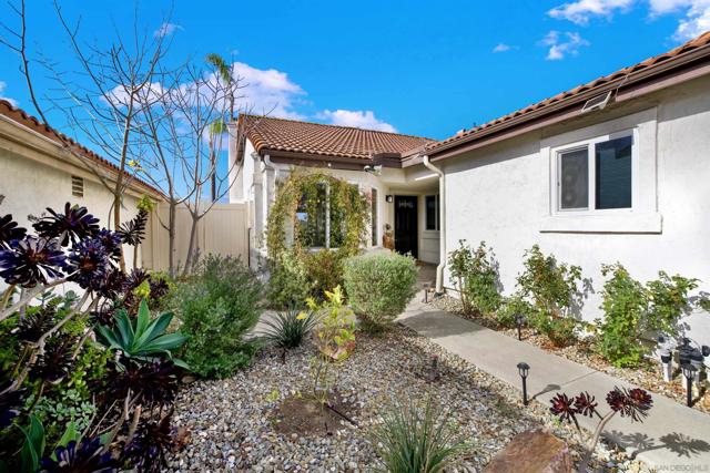 15852 Caminito Cercado, San Diego CA: https://media.crmls.org/mediaz/388f4eb8-75f0-4a04-a850-2d968be33e33.jpg