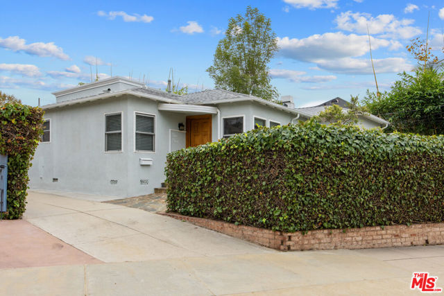210 S Bundy Drive, Los Angeles CA: https://media.crmls.org/mediaz/388ffa10-31ab-4c43-8cea-89a6f64f6e94.jpg