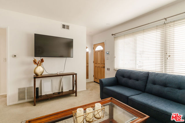 1831 259th Street, Lomita CA: https://media.crmls.org/mediaz/3890102f-4cd9-4a34-a62f-f64b691037fe.jpg