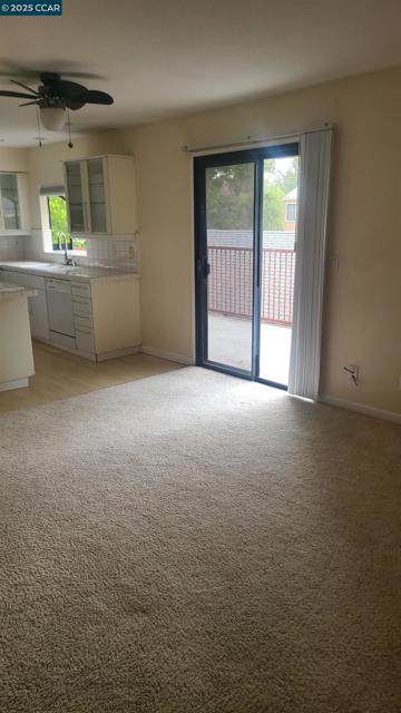 7977 Arcade Lake Ln, Citrus Heights CA: https://media.crmls.org/mediaz/38903eb1-d346-4b0e-82dc-317dca08e80d.jpg