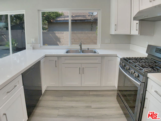 24932 Tree Avenue, Mission Viejo CA: https://media.crmls.org/mediaz/389051d9-095c-4cdb-8802-21e97a9deb2f.jpg