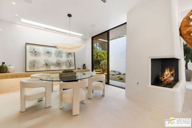 71000 Tamarisk Lane, Rancho Mirage CA: https://media.crmls.org/mediaz/38910cb3-c96b-41df-8d86-40597bb4ebd8.jpg