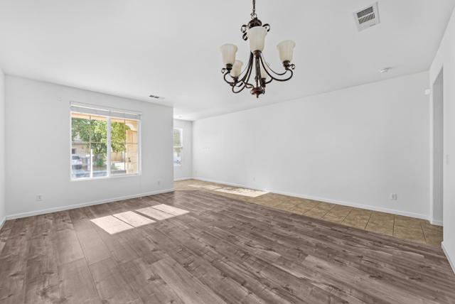9748 Collie Way, Elk Grove CA: https://media.crmls.org/mediaz/38911da2-df1b-4a02-a8fa-390ff5333e22.jpg