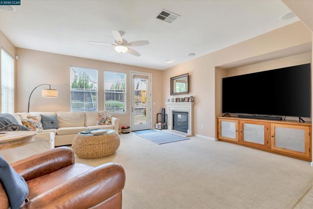 1489 Menton St, Danville CA: https://media.crmls.org/mediaz/38914ea2-788a-4563-bef5-f6fb0aae33c3.jpg