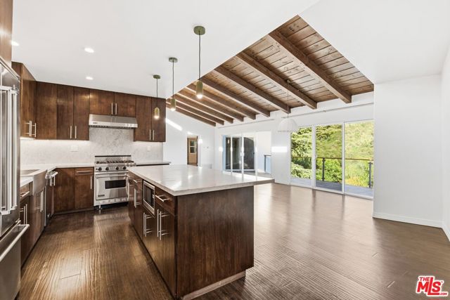 3476 Troy Drive, Los Angeles CA: https://media.crmls.org/mediaz/38920816-b84c-4965-b703-a13e779b0cd6.jpg