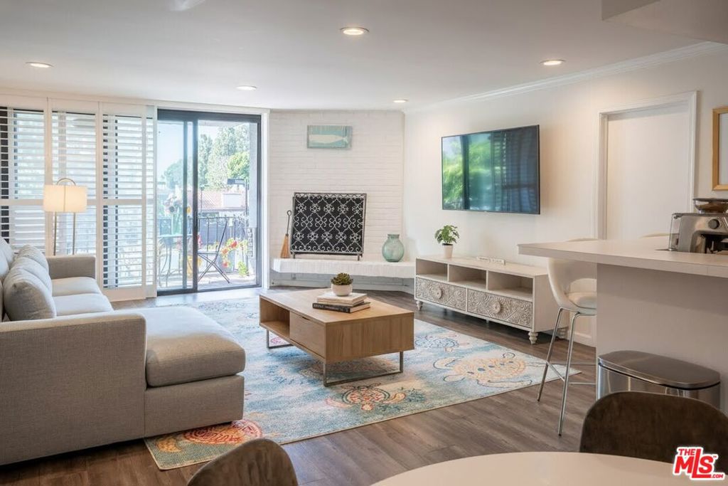 8145 Redlands Street #205