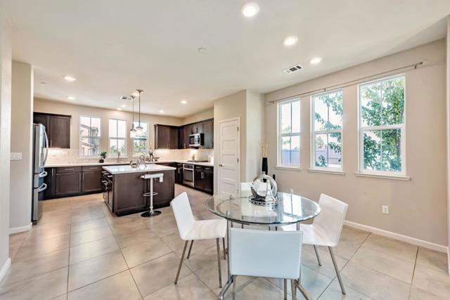 25899 Dollar Street, Hayward CA: https://media.crmls.org/mediaz/38926a79-e5cc-4cfe-9968-1fd666019fd4.jpg