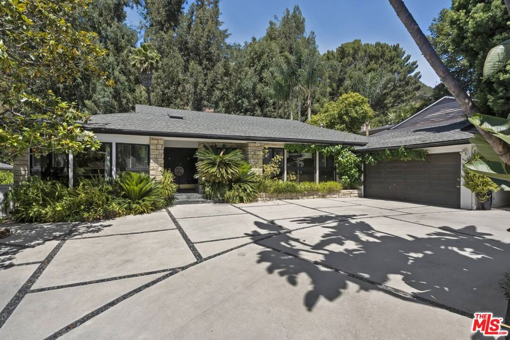 1949 Coldwater Canyon Drive, Beverly Hills, CA 90210