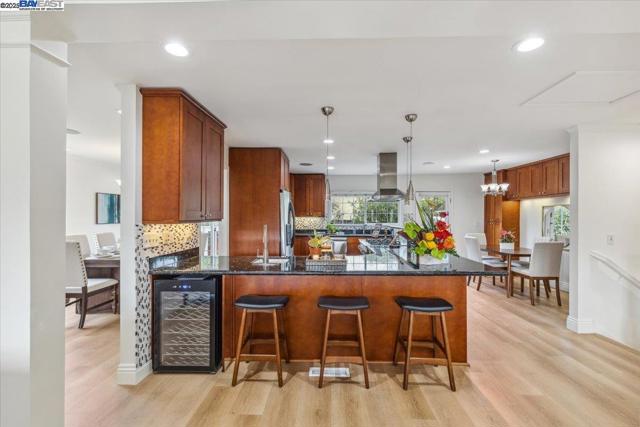 297 Ludlow Pl, San Ramon CA: https://media.crmls.org/mediaz/38930e76-5d0f-4b52-aff2-64f73abbea4b.jpg