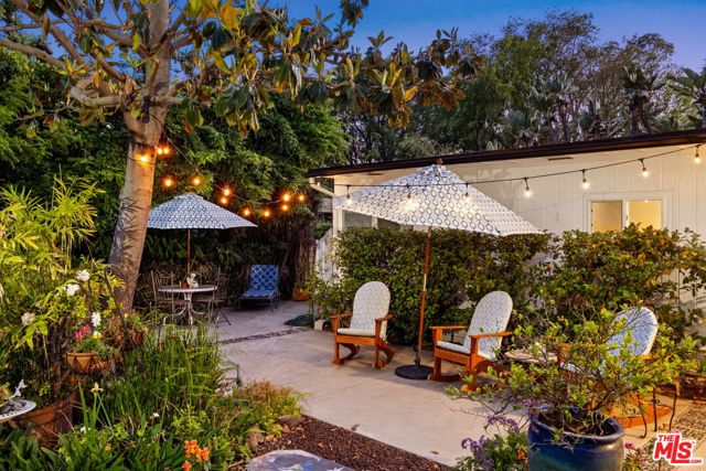 5940 Varna Avenue, Valley Glen CA: https://media.crmls.org/mediaz/38939dad-7c52-4427-aed3-d2320ecb2b2a.jpg