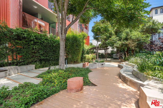 1140 N Formosa Avenue, West Hollywood CA: https://media.crmls.org/mediaz/38939fef-85aa-413c-be1b-6ef056d6ad2c.jpg