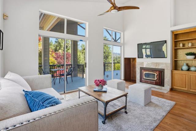 24035 Stage Stop Way, Los Gatos CA: https://media.crmls.org/mediaz/3893ccb2-7d76-476e-bfb4-72dfd8535673.jpg