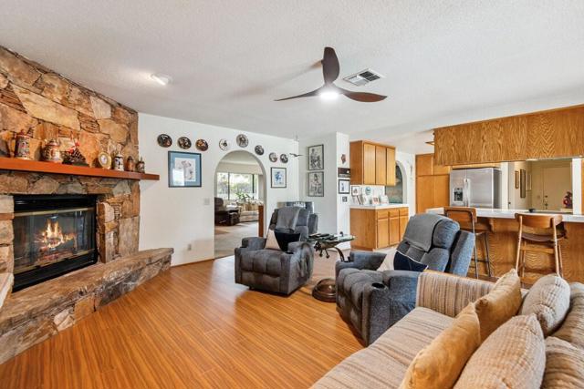 1366 E Verbena Drive, Palm Springs CA: https://media.crmls.org/mediaz/38955cfb-e7eb-4cc0-bc7b-4f4c4ee4a96e.jpg