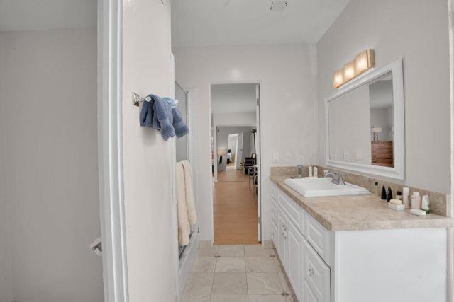 48320 Beverly Drive, Palm Desert CA: https://media.crmls.org/mediaz/3895a684-d13a-472a-bf37-e47cdbd91976.jpg