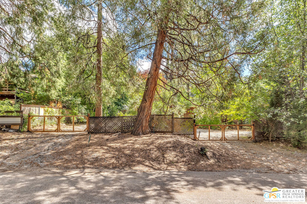 https://media.crmls.org/mediaz/3895e17c-17da-4731-b141-767307990157.jpg?preset=X-Large