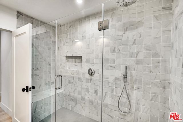 4122 S Bronson Avenue, Los Angeles CA: https://media.crmls.org/mediaz/38960a70-ade6-4d66-a52f-98f3e7a2808d.jpg