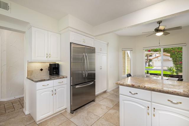 678 Vista Lago Circle N, Palm Desert, CA 92211