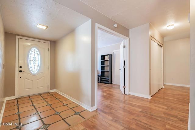 1642 Cayton Avenue, Simi Valley CA: https://media.crmls.org/mediaz/38966be6-3506-4718-b033-dac44696cfba.jpg