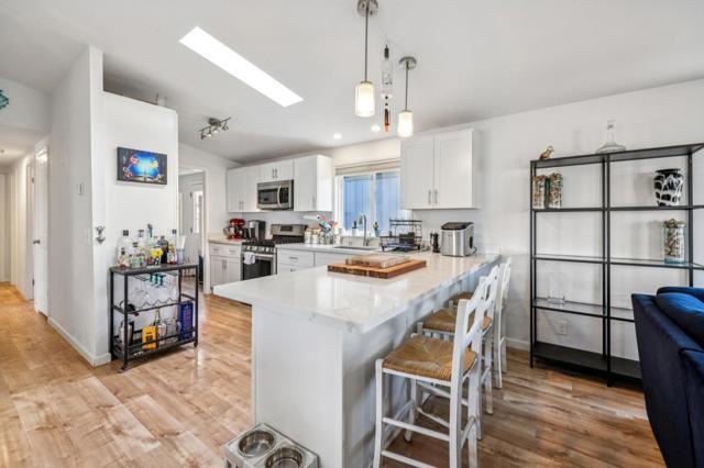 146 Culebra Lane, Moss Beach CA: https://media.crmls.org/mediaz/38966bef-1a28-454a-9105-951c88b5b4d7.jpg