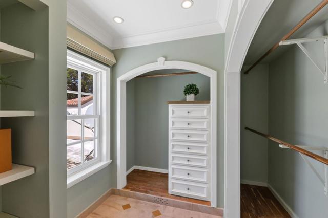 Image 72 of 133 For 2181 Parkside Avenue