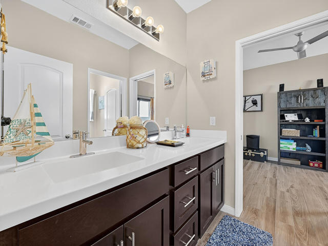 Image 10 of 40 For 64134 Van Horn Mountain Street