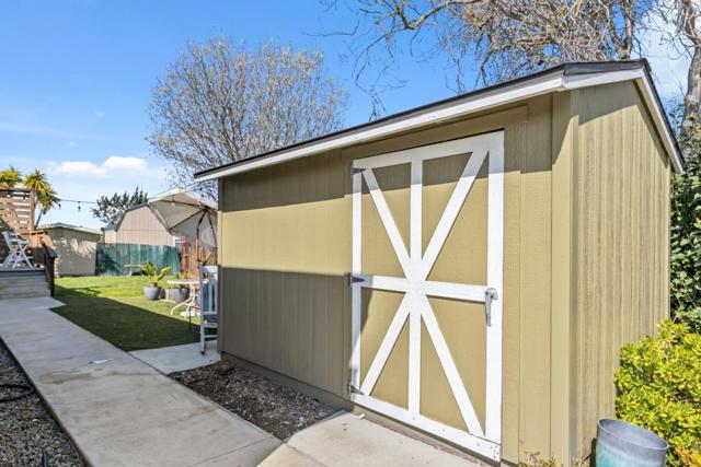 800 Dolan Road, Moss Landing CA: https://media.crmls.org/mediaz/38974210-8528-474c-955d-a0b73de296b4.jpg