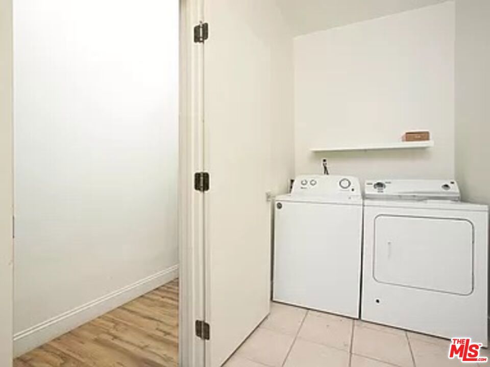 https://media.crmls.org/mediaz/38999b88-a471-4889-8e2f-fd10151118bb.jpg?preset=X-Large