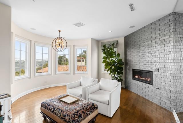 6152 Avenida Del Duque, Rancho Santa Fe CA: https://media.crmls.org/mediaz/389a477c-30ca-439c-aa00-eccd59a976da.jpg