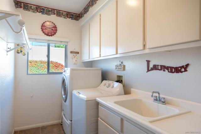 2059 Avocado Knoll Lane, Fallbrook CA: https://media.crmls.org/mediaz/389a5fc4-f8a8-4ee0-8c65-ed76093bf8ca.jpg