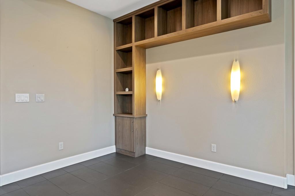 MLS #219131963DA image #12